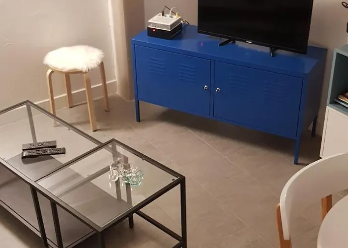 Charming Small Quiet House For 2 To 4 Pers