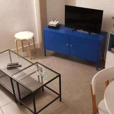 Charming Small Quiet House For 2 To 4 Pers